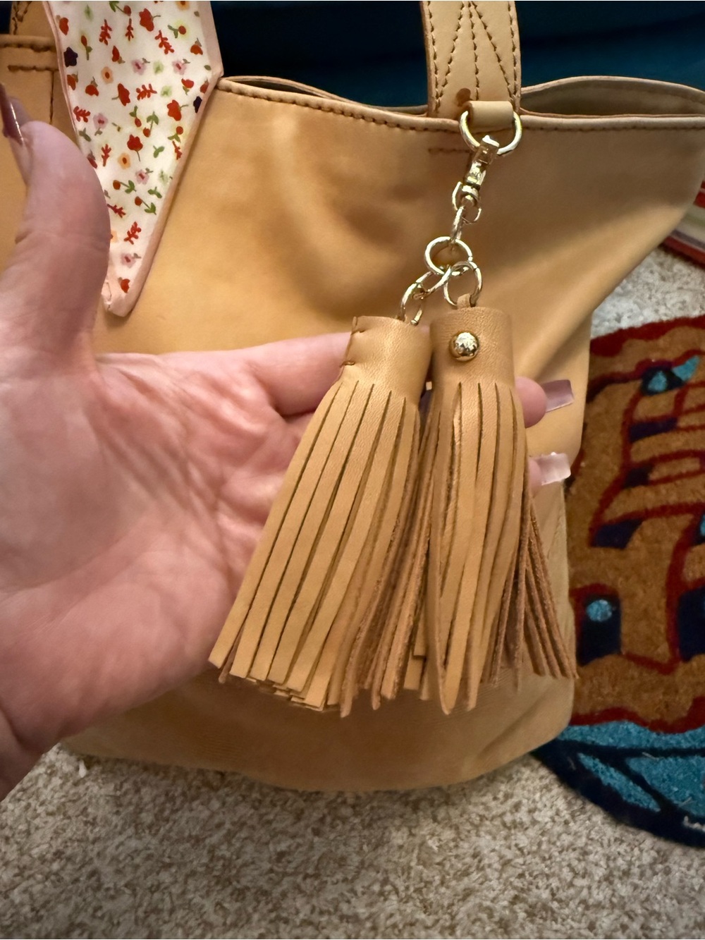 Vintage ANN TAYLOR Tan Leather Tote Bag with Tassel Charm - Picture 3 of 10